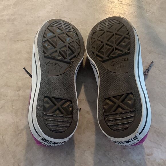 CONVERSE Fuchia All Stars Size 8 - Picture 4 of 5